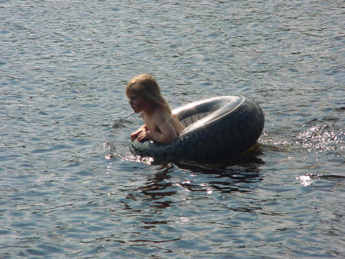 swimming summer cottages - skandinavia - skiing, snowboarding, dogsleds, snow mobiles, trekking, fishing, swimming and sauna holidays - vacations in your own cottage in south east Finland - summer, fall, autumn, winter and spring at Penttilä Gardens