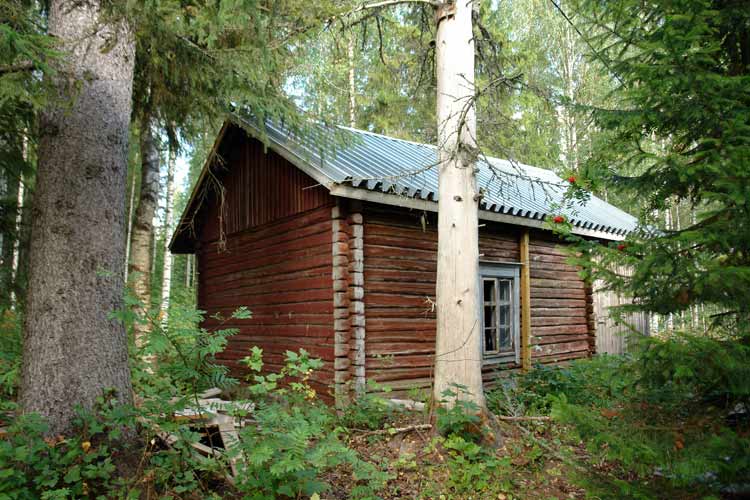 The glass panels of the last greenhouses were stored in the water house; this is where we found them.